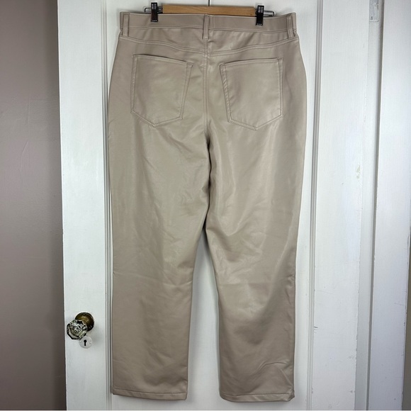 Abercrombie  and Fitch 90’s Ultra High Rise Faux Leather Pants - Picture 8 of 8